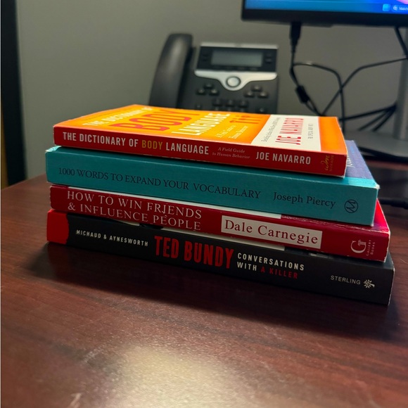 Book Bundle - Picture 1 of 2